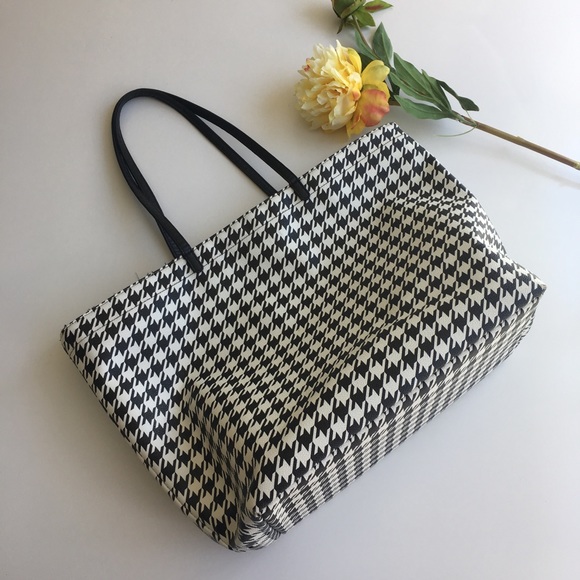 Vera Bradley Black Houndstooth Large Travel Tote - Picture 5 of 8